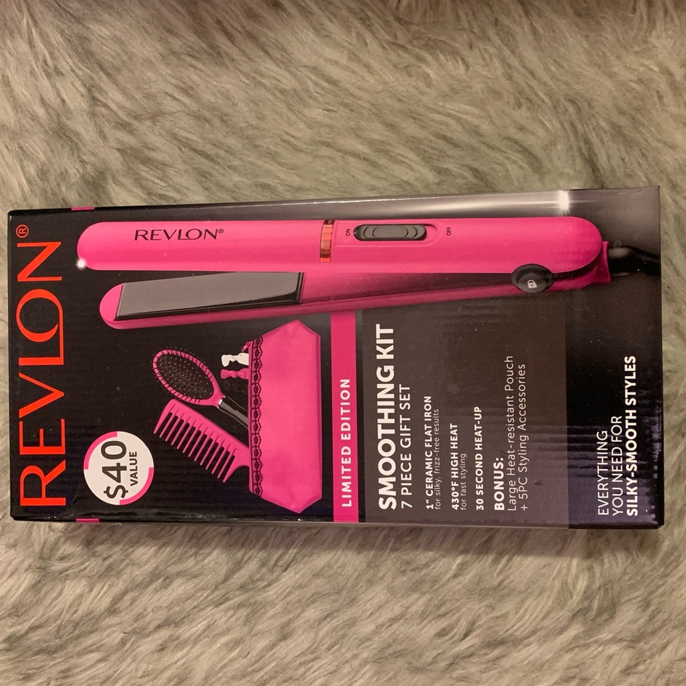 Revlon Smoothing Flat Iron Kit (7 piece set)